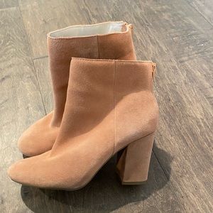 NWOT Kenneth Cole Reaction Pink Ankle Boots Suede Leather